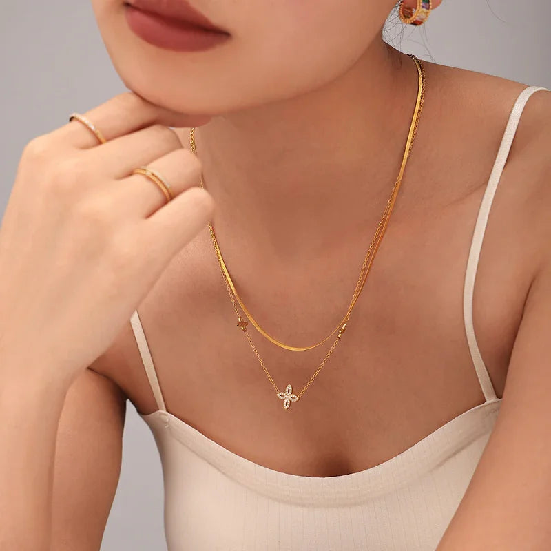 Four-Leaf Clover Zircon Super Sparkly Stainless Steel Necklace And Bracelet Set