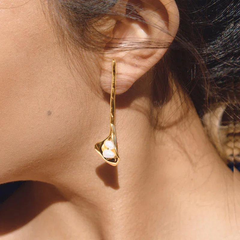 bridal pearl drop earrings