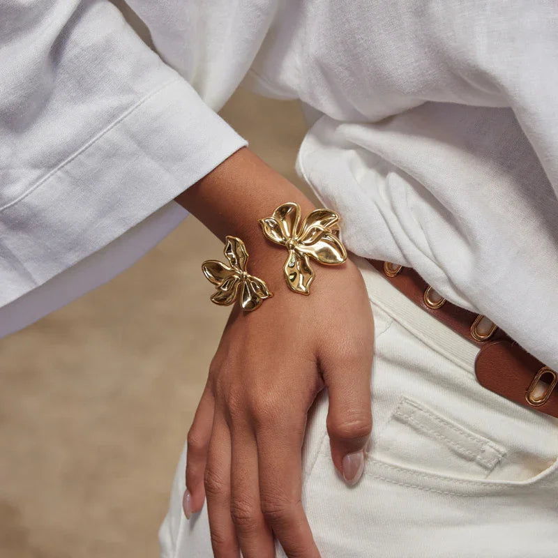 dainty bridal jewelry