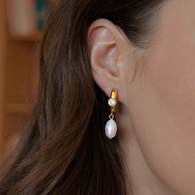 dangle pearl earrings