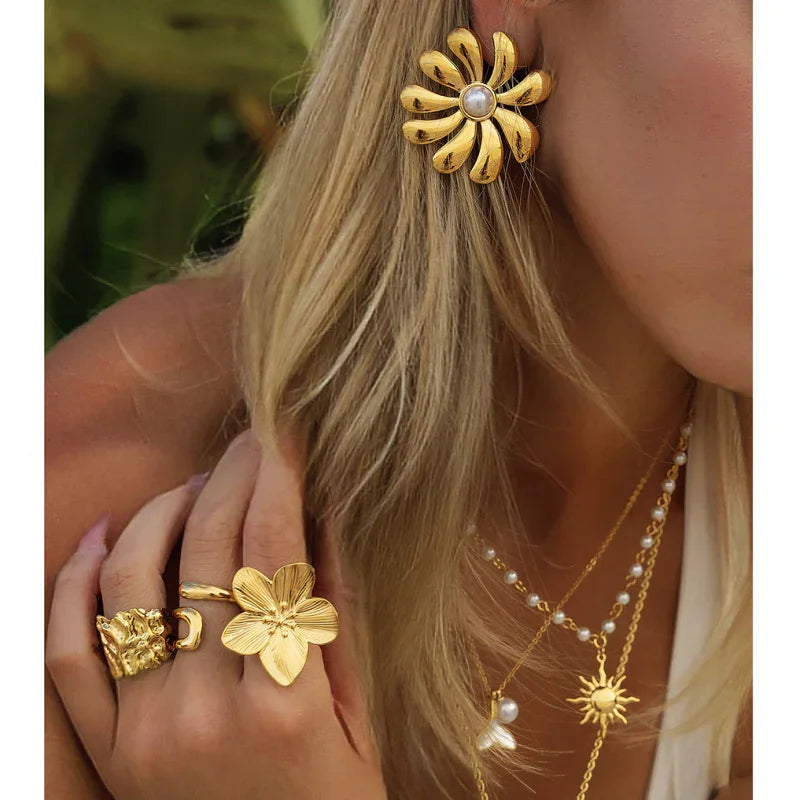 flower earrings and necklace set