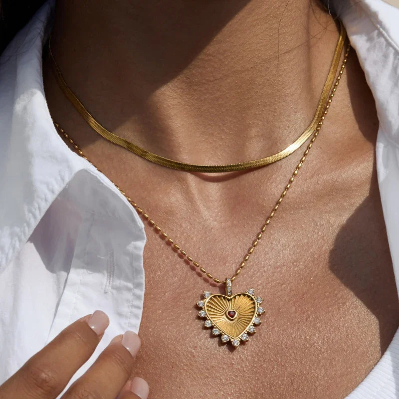 gold diamond heart necklace
