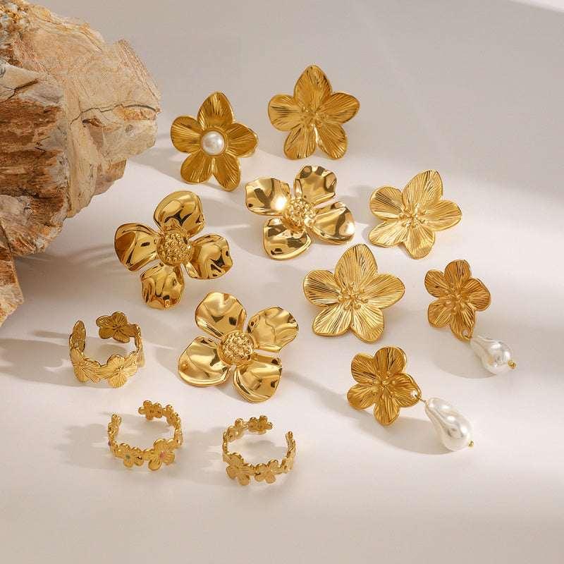 gold earrings women