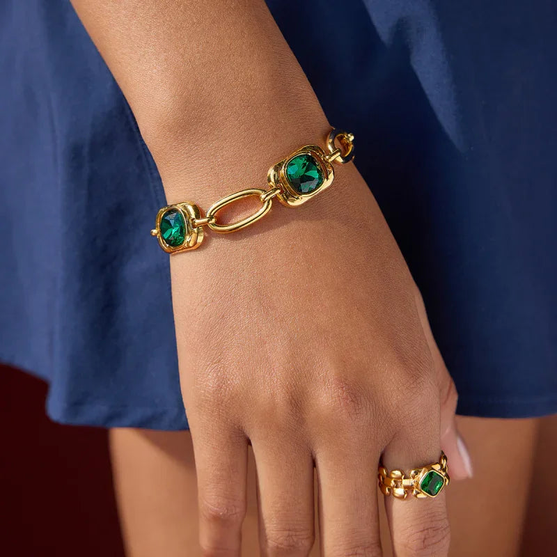 gold link bracelet