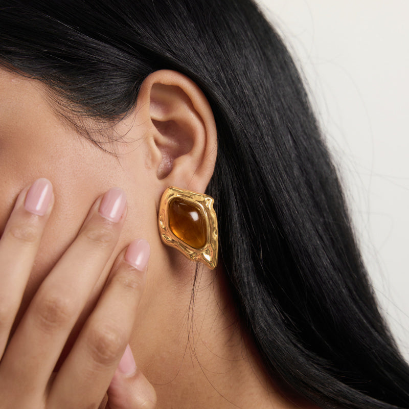 jewellery making with resin