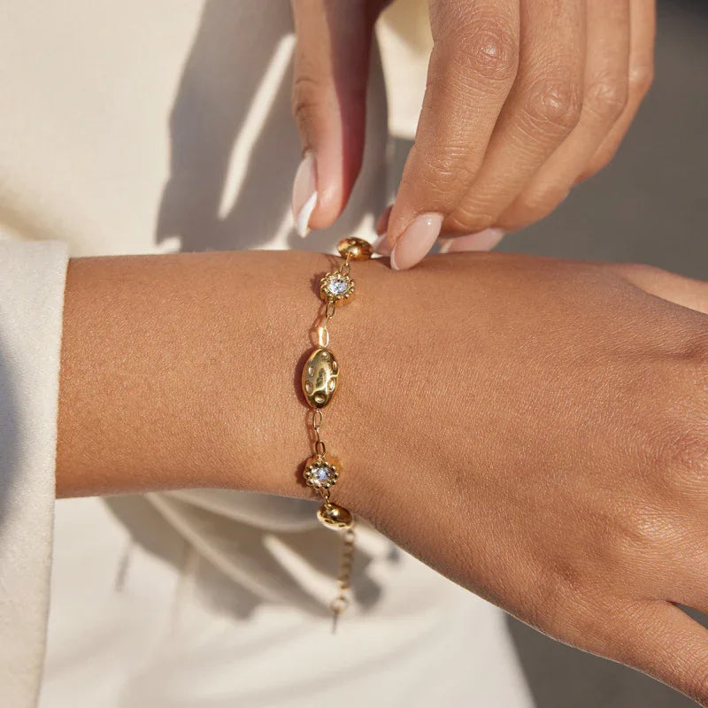 trending bracelets for women