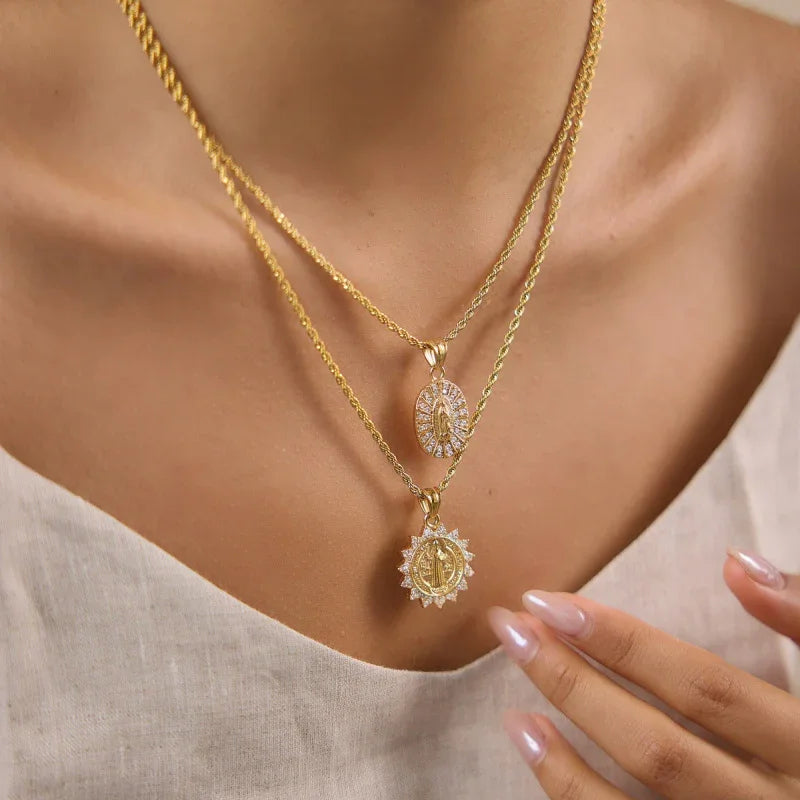 zircon circle chain necklace